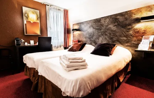Logis Hotel Lons-Le-Saunier - Restaurant le Grill - Kæledyr tilladt