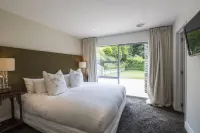 Riverview Retreat Holiday Home by MajorDomo