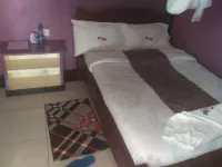 KQ Grill and Bistro Hôtels à : Mlango