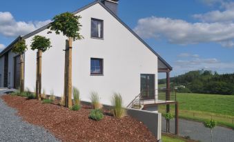 Classy Holiday Home in Martilly with Hot Tub