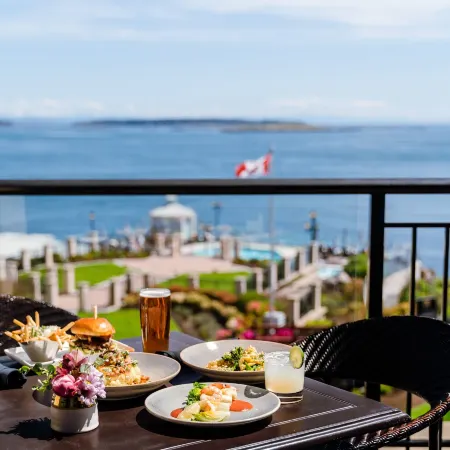 Oak Bay Beach Hotel