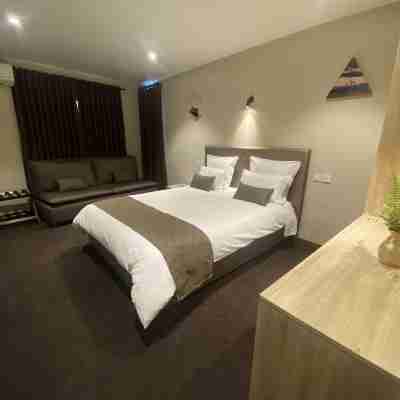 Fly Inn Madagascar Hotel - Navette Gratuite H24 - à 300m de l'Aéroport International Rooms