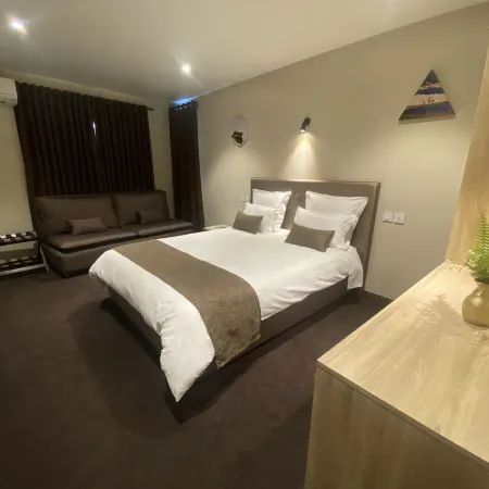 Fly Inn Madagascar Hotel - Navette Gratuite H24 - à 300m de l'Aéroport International