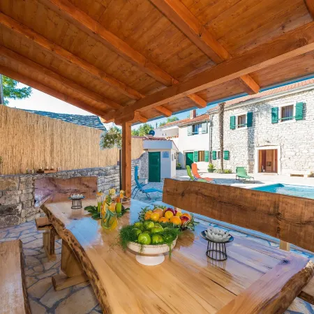 Villa Petrovi Dvori ZadarVillas