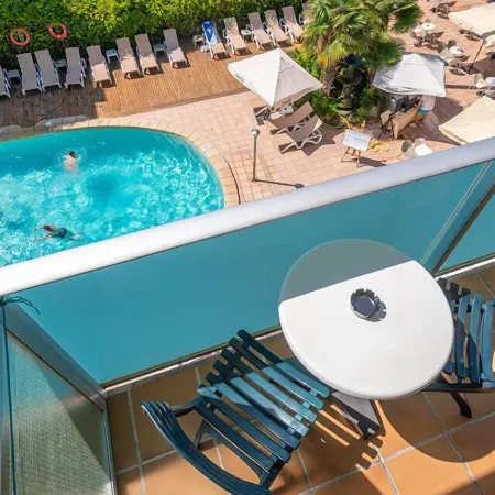 Hotel Canada Palace Отели рядом с достопримечательностью «Пляж Кунит»