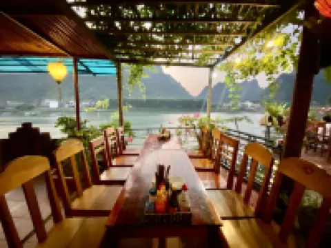 Phong Nha Coco Riverside Hotels in Son Trach