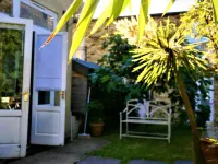 Kew Studios and Rooms Hotels in Kew