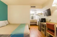 米切爾6號汽車旅館