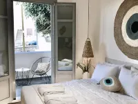 Aidani Luxurious Rooms Hotels near Santorini caldera