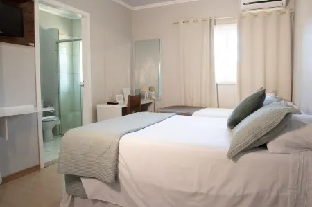 Pousada Boschetti Отели рядом с достопримечательностью «Três Coroas RS»