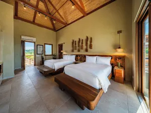 Las Verandas Hotel & Villas