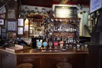 Wykeham Arms - bar