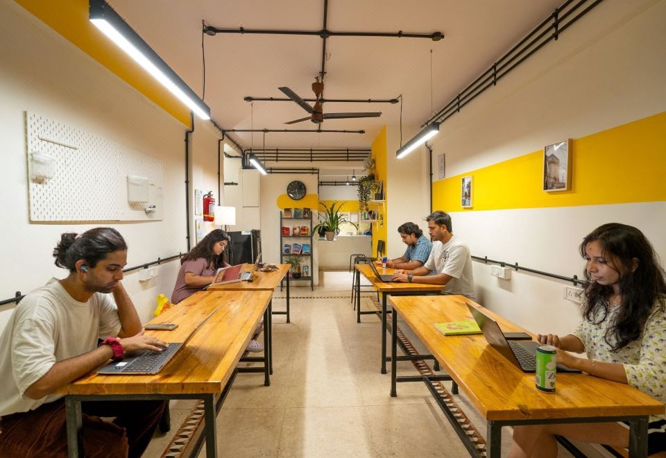 로코모 호스텔 익스프레스의 정원 이미지