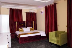 Mamma Chare Hotel