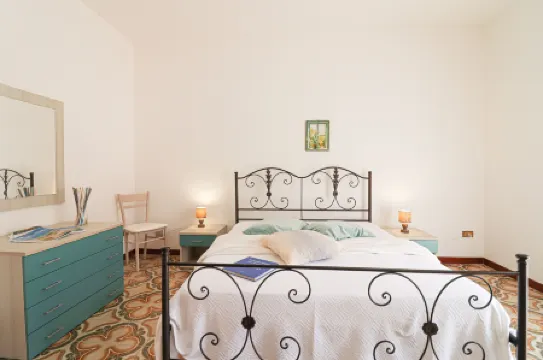 Isabels House in Otranto 10 Seats