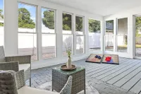 Sunny Palmetto Oasis: 4Br Home with Private Pool 4 Bedroom Home by RedAwning Hotels in Palmetto