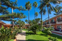 아파르타멘토스 앰배서더 Playa del Castillo 주변 호텔