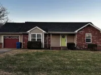 Cozy Central Bungalow Exit 1Pet friendlyEstablished neighborhood Hotels near Beachaven Vineyards & Winery