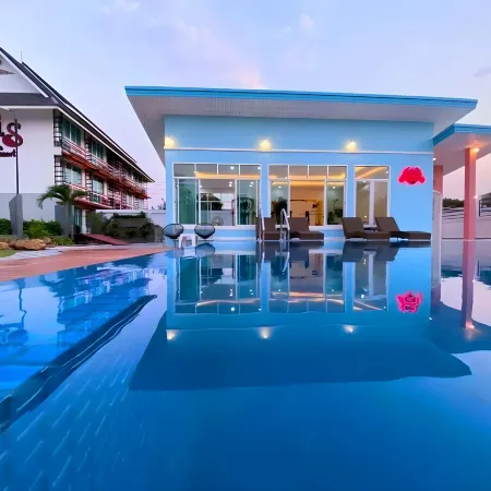 MS Hotel Sriracha