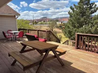 #4 Artsy and Spacious Home in the Heart of Utah Hotels in Torrey