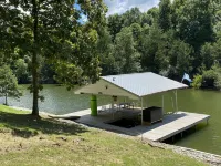 Peaceful Cabin in Cove on Williamstown Lake 7 miles from Ark Encounter