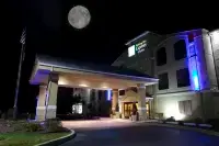 Holiday Inn Express & Suites PLYMOUTH by IHG - Wifi