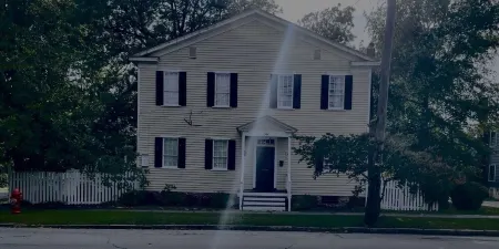 Historic Thomas McLin House Downtown, 2 blocks from Tryon Palace Отели в г. Нью-Берн