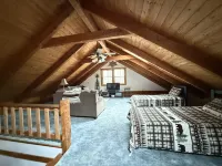 Stunning Game Room and Fire Pit Experience - Cozy Mountain Haven