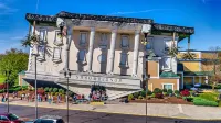 Charming Cabin with Outdoor Jacuzzi and Scenic Views - Cozy Retreat Hotels in Sevier County