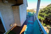 Saltwater Pool and Hot Tub Oasis - Beautiful Escape