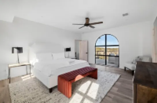 Stunning Valley Views and Firepit Oasis - Luxurious Villa Retreat