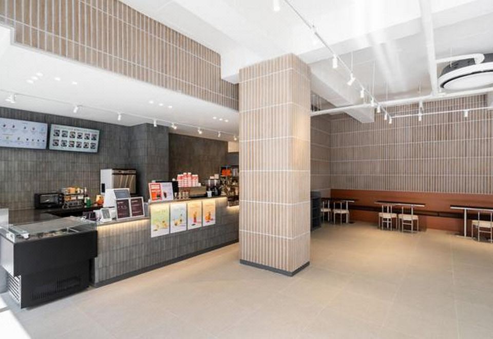 첨단 호텔 로비