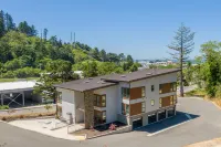Stunner apt with fireplace, grill, partial ocean views & partial AC Hôtels à proximité de : Event Center on the Beach