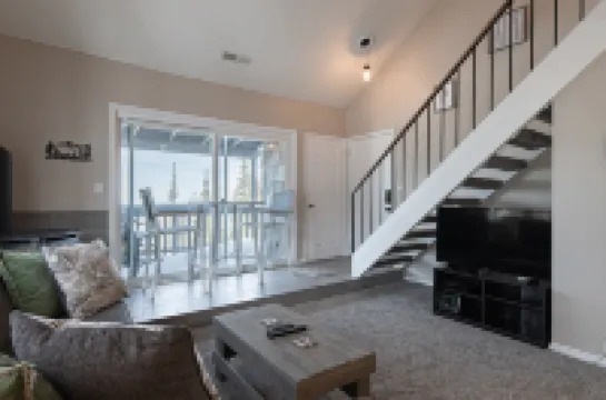 Cozy Kitchen and Entertainment - Charming Mountain Retreat