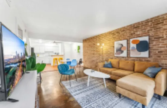 Cozy Retreat with Pool and Modern Amenities - Charming Oasis