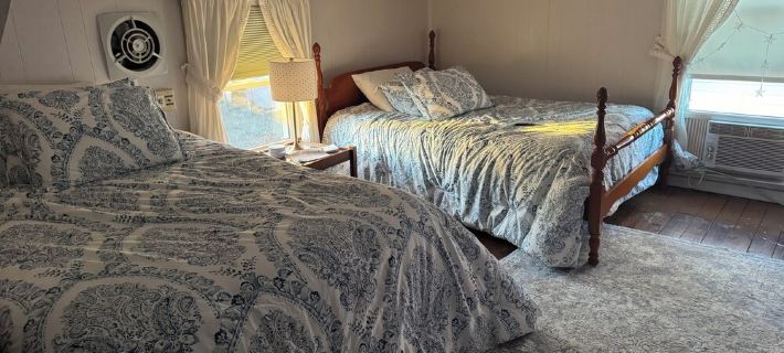 Cozy beach cottage, steps from Lewes Beach Hotels in Lewes