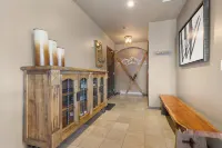 Expansive Decks and Stunning Views - Elegant Mountain Oasis Các khách sạn ở Steamboat Springs