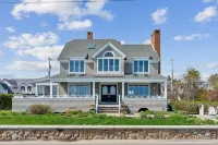 Spectacular Oceanfront Beach House on Gooch's Beach Hotels in Kennebunk