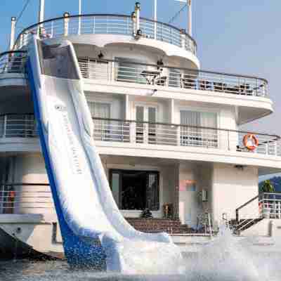 AMBASSADOR SIGNATURE CRUISE-  Lan Ha Bay Hotel Exterior