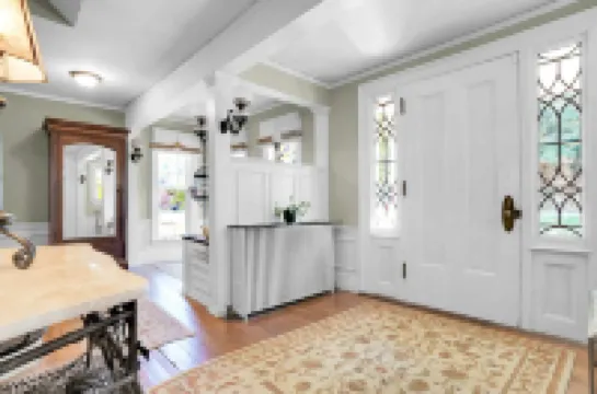 Picturesque Sanctuary with Music Room - Charming Historical Retreat