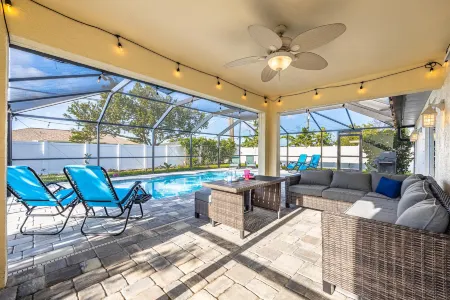 Private Beach, Tiki Hut, Heated Pool - Stunning Coastal Escape