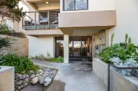 Oceanfront La Jolla Cove Condo