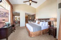 Westgate Penthouse, Wrap Around Deck, Private Hot Tub, Mountain Views, Multiple Pools, Tennis, Spa - 2-Star