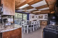 Scenic Lakeside Retreat - Wildlife Viewing, Fishing, Skiing