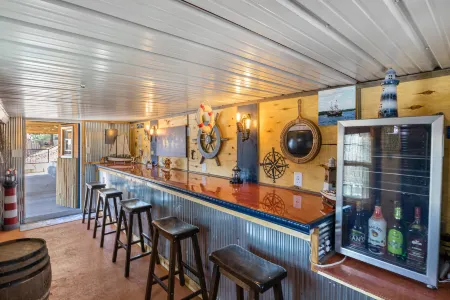 Lake Access and Spacious Deck - Charming Lakeside Retreat