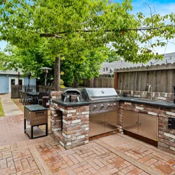 Grape Escape Inn & Suites