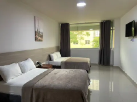 Fortune Hotel Hoteles cerca de Cerro Santa Ana