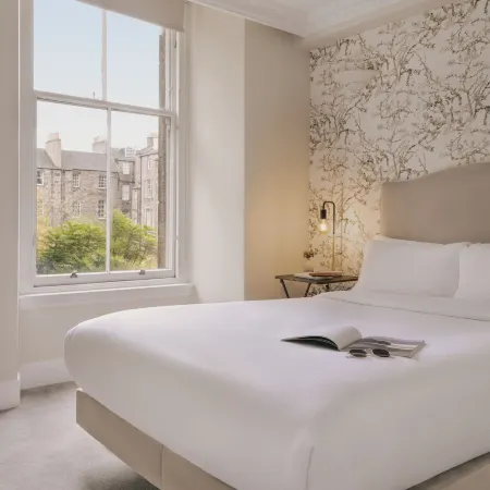 Sonder Royal Garden Apartments New Town
