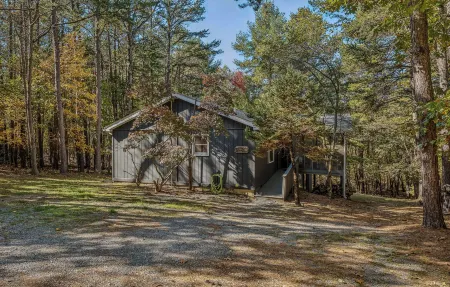 Mountain View Hideaway- A Fun Time Away!