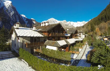 Residence Cour Maison Отели в г. Морже